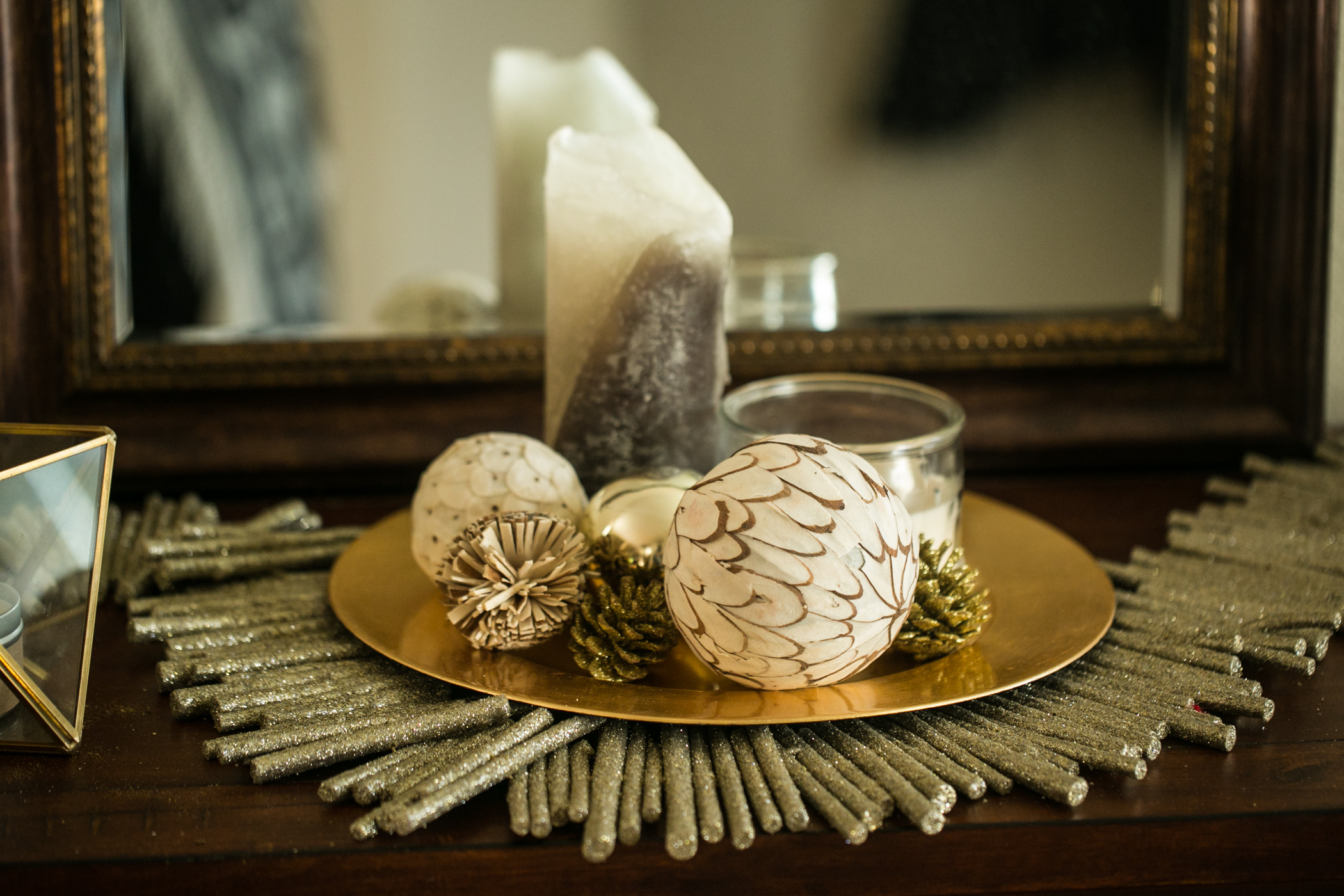 gold and rustic christmas decor_kellylemonphotography-21