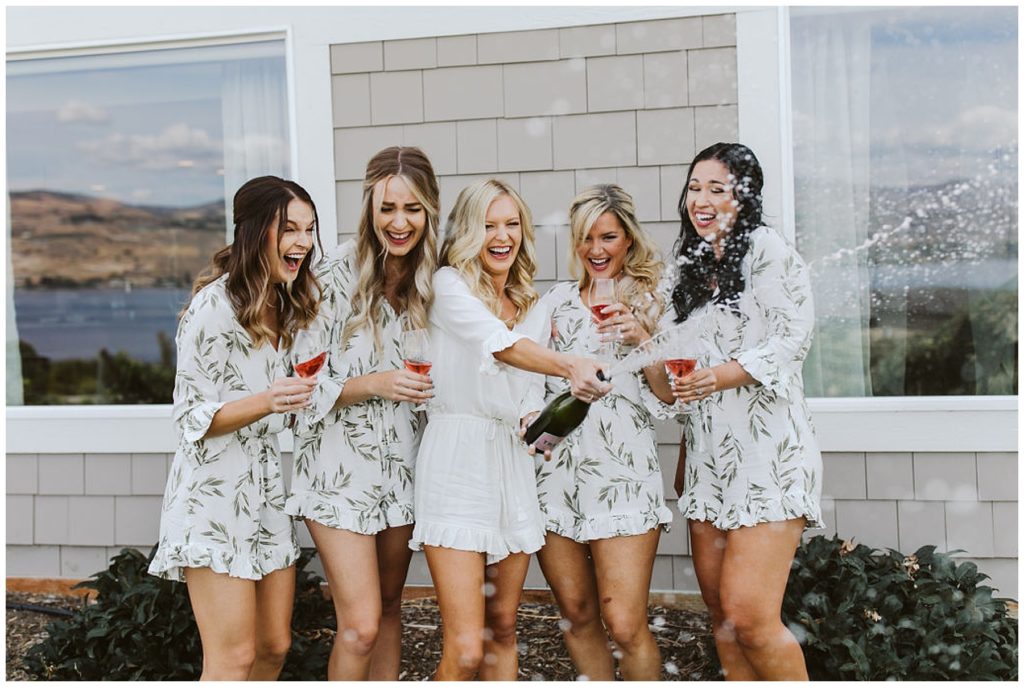 bridal party champagne 