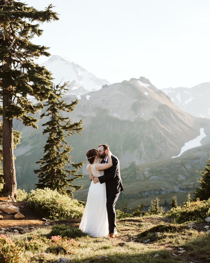 couple-kissing-for-elopement-photos-at-mount-baker